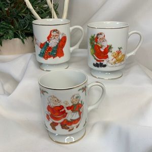 Super cute set of 3 vintage LEFTON footed Christmas Santa mugs